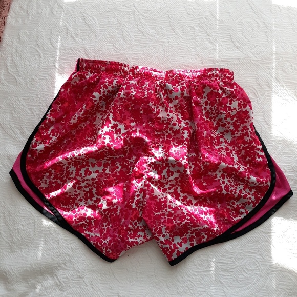 *SOLD* NWOT Nike Shorts - Picture 3 of 7